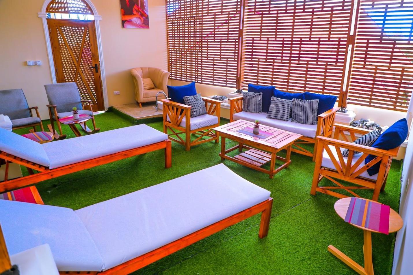 Vose Hotel & Spa Dar Es Salaam Exteriör bild